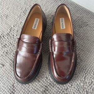 Steve Madden Burgundy Womens Loafers
